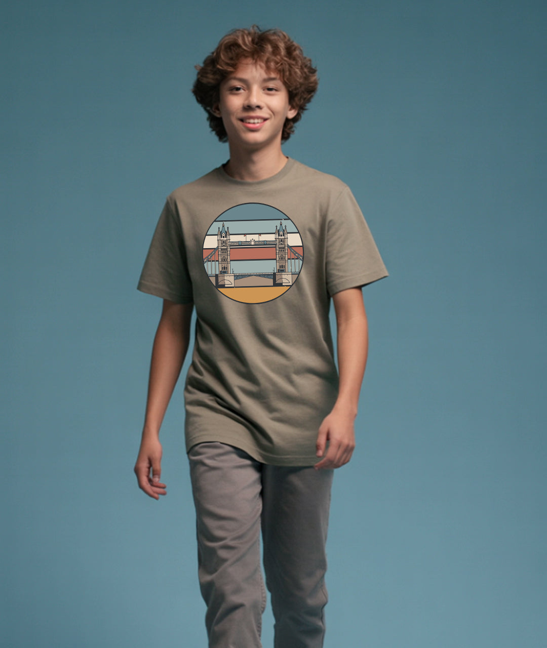 Tower Bridge Retro Art – London Youth T-Shirt