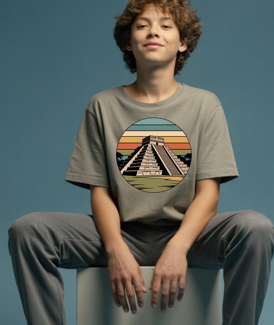 Chichen Itza Retro Art – Mayan Youth T-Shirt