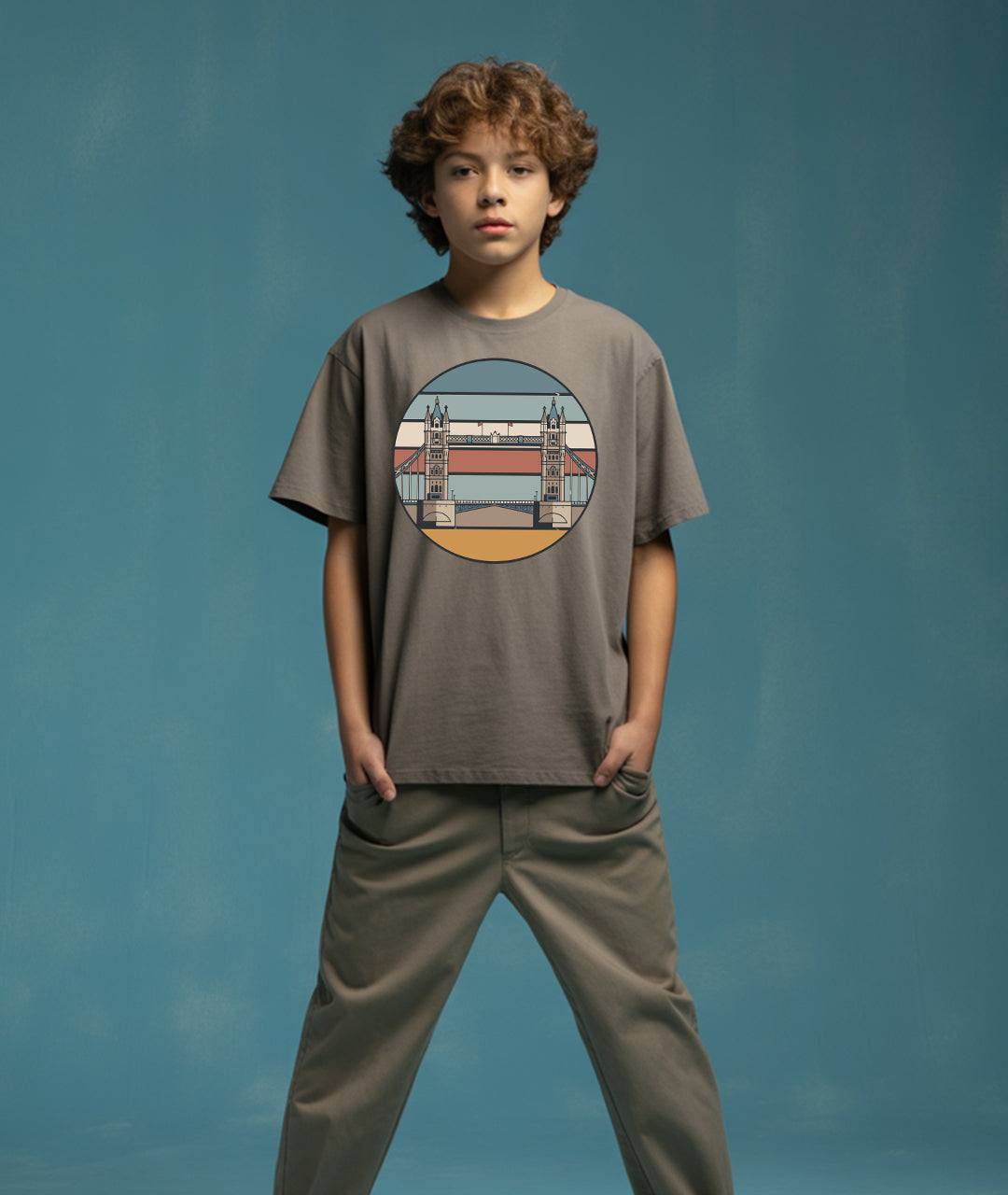 Tower Bridge Retro Art – London Youth T-Shirt